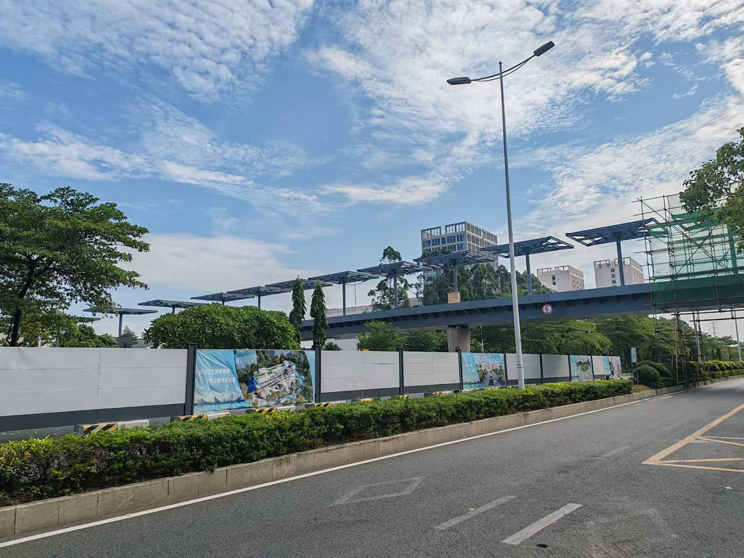 Shenzhen Luohu Wanxiang City Pedestrian Bridge — Shenzhen, China